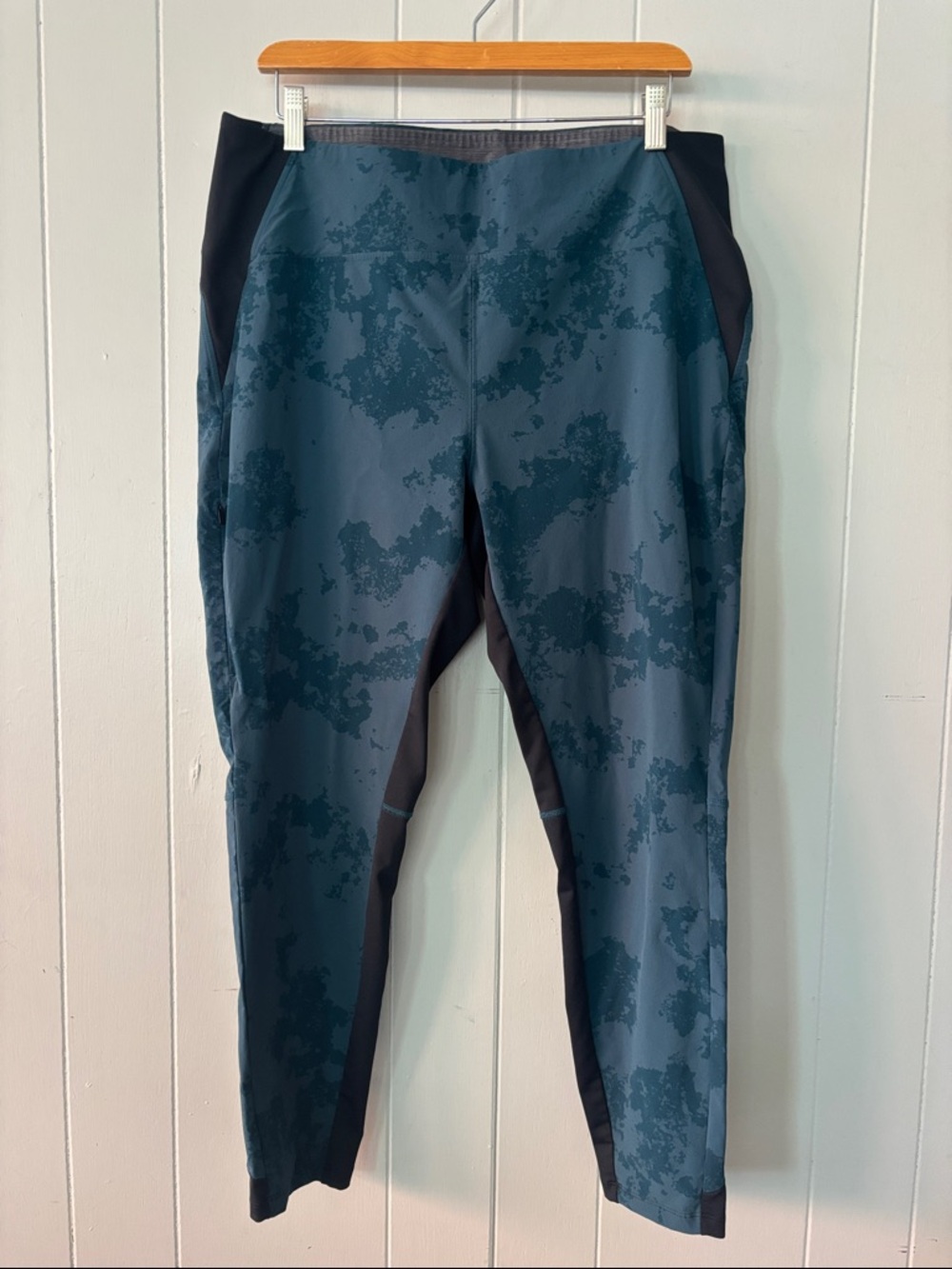 Mountain Hardwear Teal Camo Women's Leggings